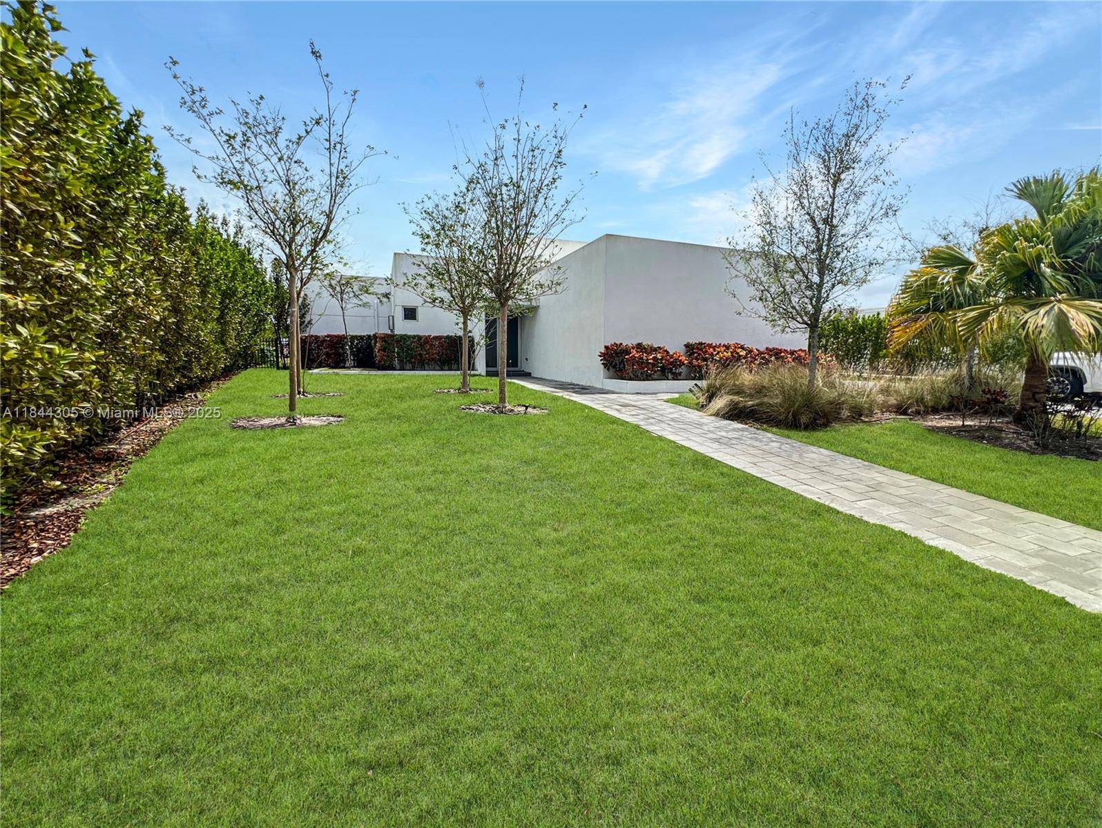 Weston, FL 33326,16582 S Botaniko Dr S
