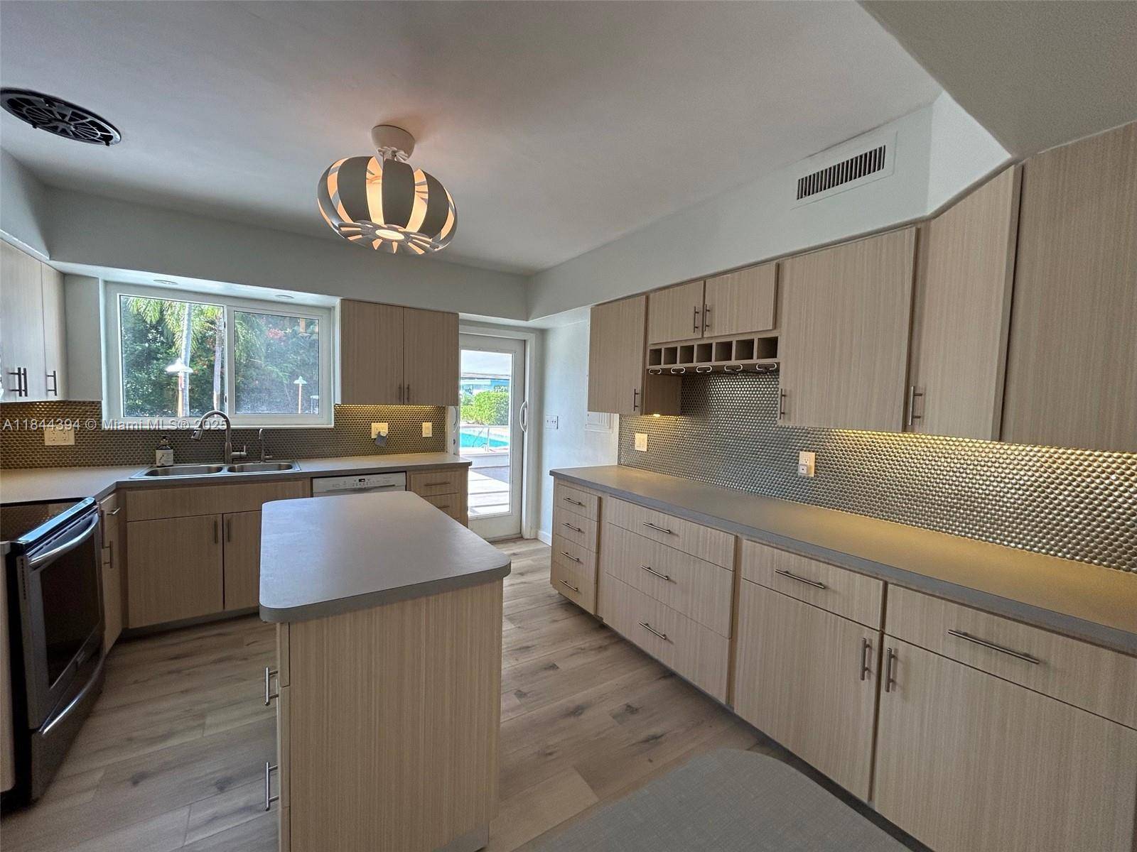 2707 Monroe St #1, Hollywood, FL 33020