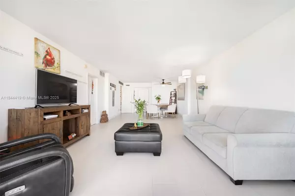 Bay Harbor Islands, FL 33154,9500 W Bay Harbor Dr #4F