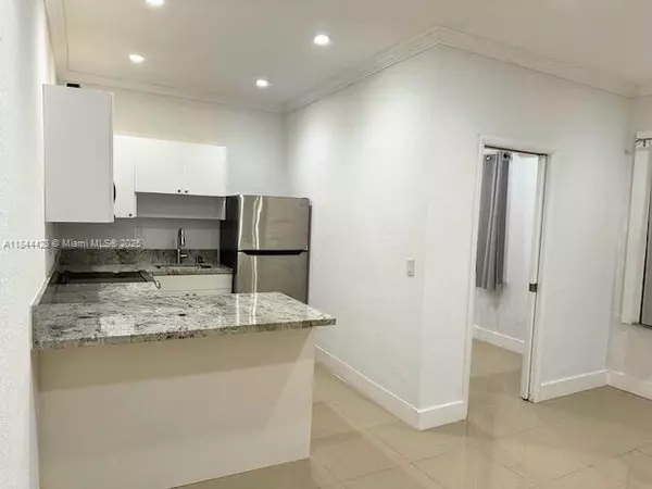 Coral Gables, FL 33134,126 Mendoza Ave #3
