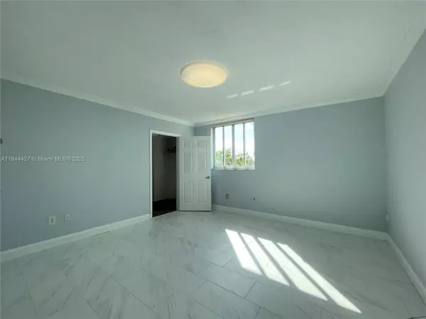 Surfside, FL 33154,8888 Collins Ave #308