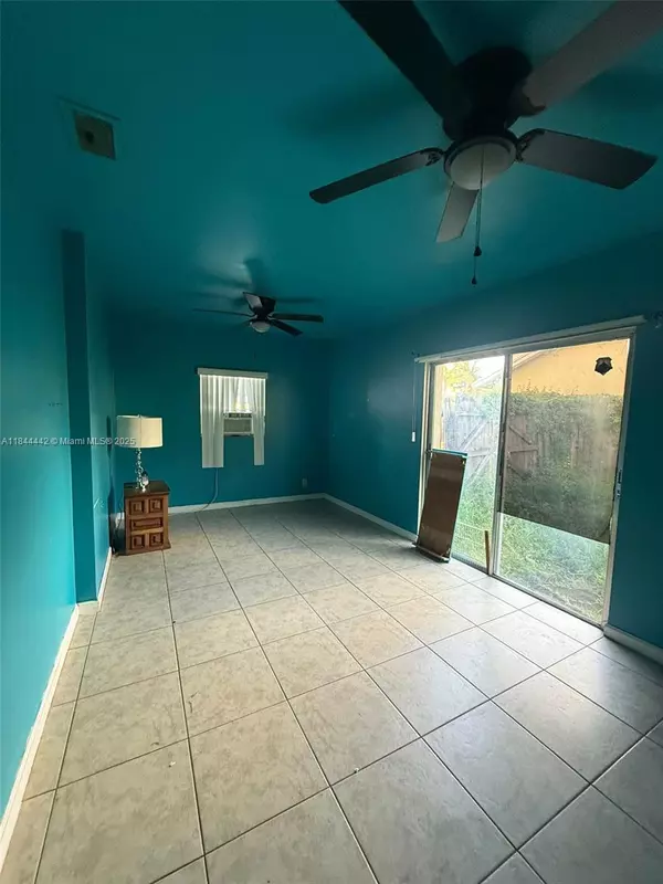 Royal Palm Beach, FL 33411,10376 Oliver Ln