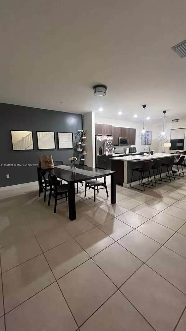 Doral, FL 33178,10431 NW 82nd St #3