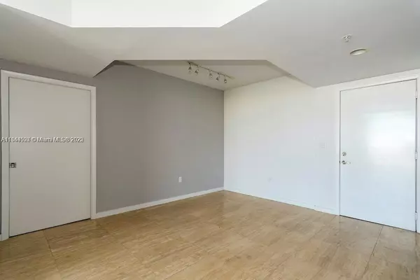 Aventura, FL 33180,18800 NE 29th Ave #803