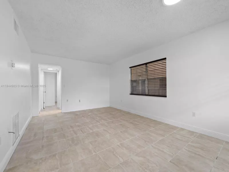 15391 S Dixie Hwy 59 Hwy #59, Palmetto Bay, FL 33157