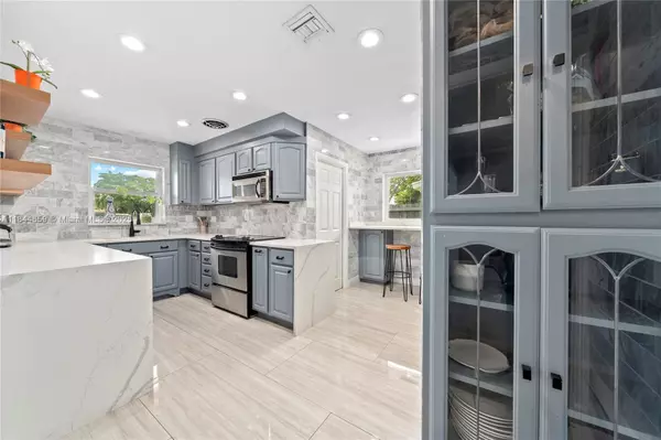 Wilton Manors, FL 33311,817 NW 30th St
