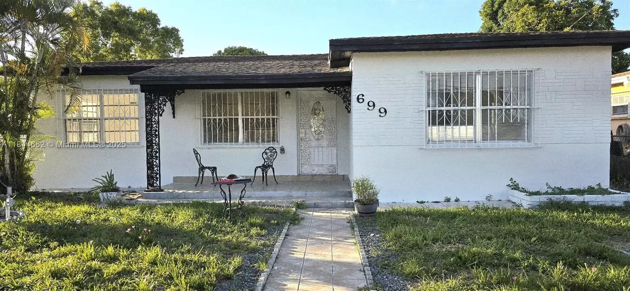 699 W 14th St, Hialeah, FL 33010