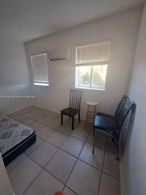 Miami, FL 33128,1021 NW 3rd St #302