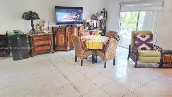 Coral Gables, FL 33134,1 Alhambra Cir #501