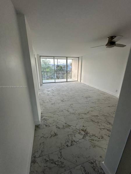 114 Royal Park Dr #4A, Oakland Park, FL 33309