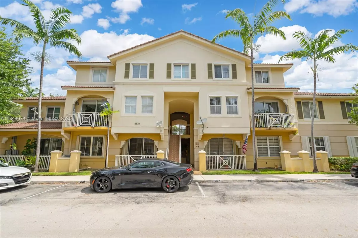 Miami, FL 33174,8838 W Flagler St #208