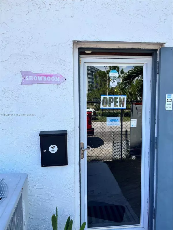 North Miami, FL 33161,12572 NE 14th Ave