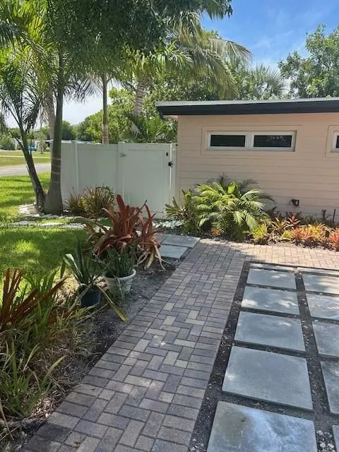 2016 NE 14th Ct #A, Fort Lauderdale, FL 33304