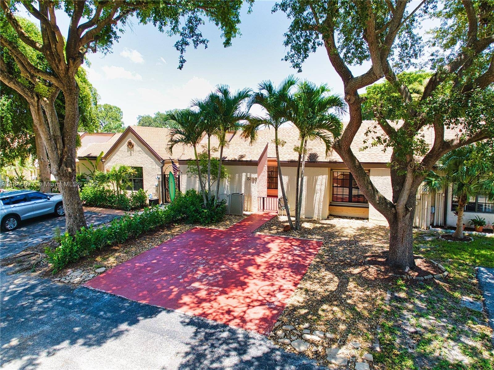5197 Peppercorn St, Palm Beach Gardens, FL 33418