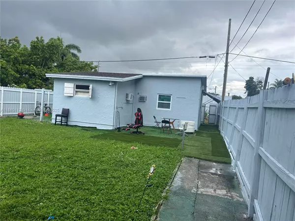 Miami, FL 33142,2708 NW 22nd Ct