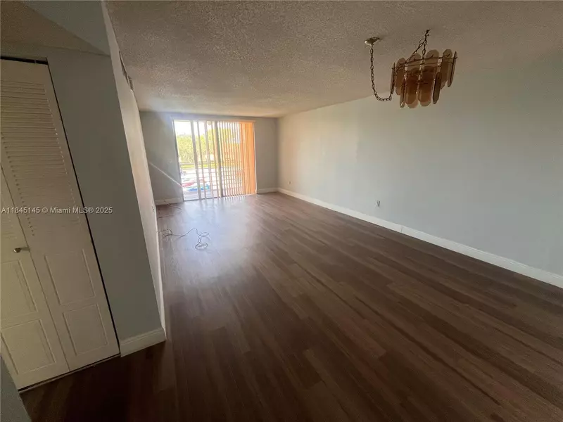 1820 SW 81st Ave #3304, North Lauderdale, FL 33068