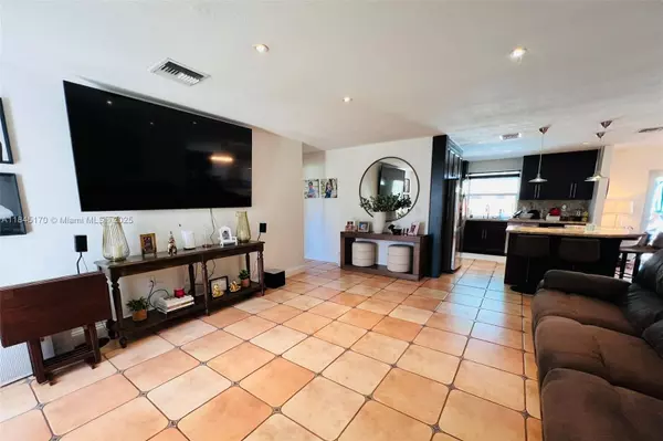 Cutler Bay, FL 33189,8040 SW 196th #0