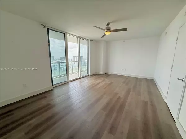 Miami, FL 33132,50 Biscayne Blvd #4803