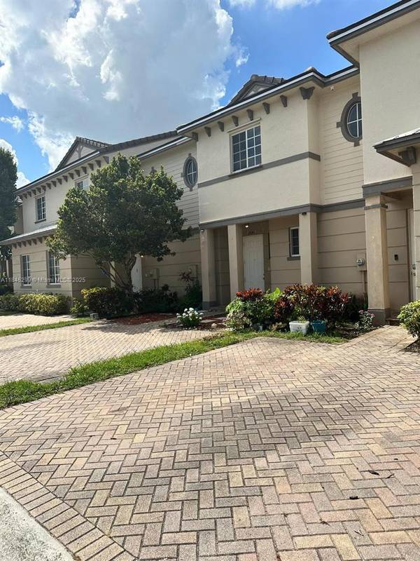 2041 Nassau Dr, Riviera Beach, FL 33404