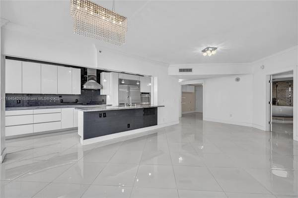 9559 Collins Ave #S4-J, Surfside, FL 33154