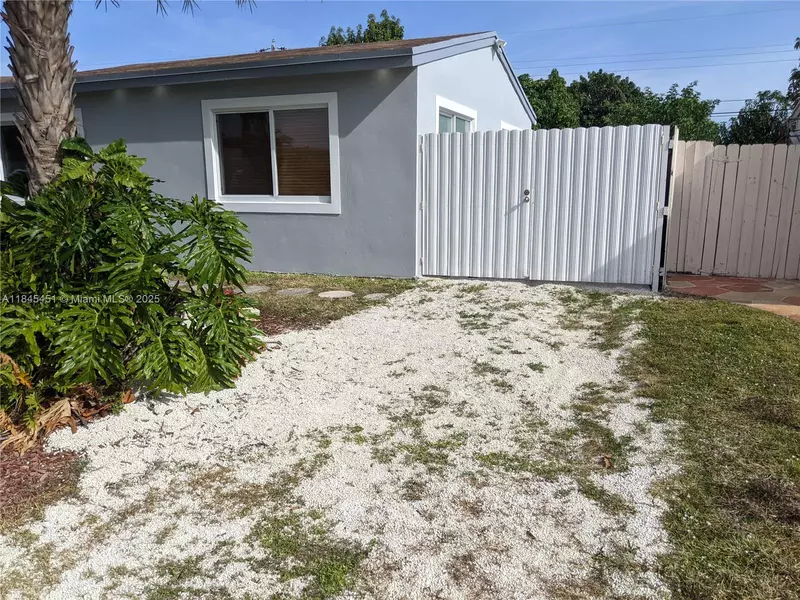 6991 Coolidge St #2, Hollywood, FL 33024