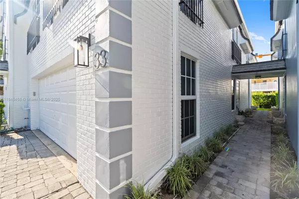 Hillsboro Beach, FL 33062,1194 Hillsboro Mile #33