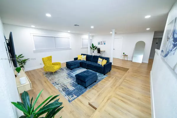 Dania Beach, FL 33004,226 NW 6th Ave