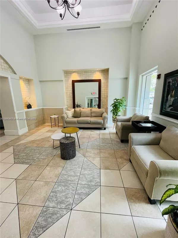 Coral Gables, FL 33134,50 Menores Ave #726