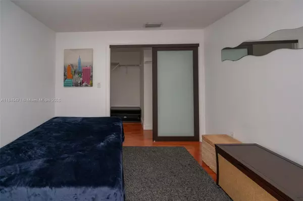 Miami, FL 33132,1900 N Bayshore Dr #2116