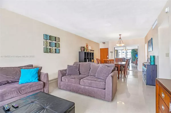 Hollywood, FL 33019,3801 S Ocean Dr #15C