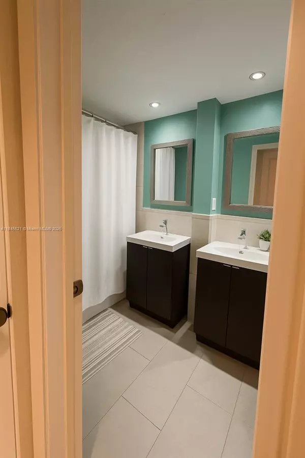 North Miami, FL 33161,12290 NE 11th Ct #206