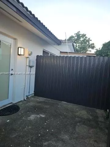 Miami, FL 33175,2920 SW 118th Ave #1