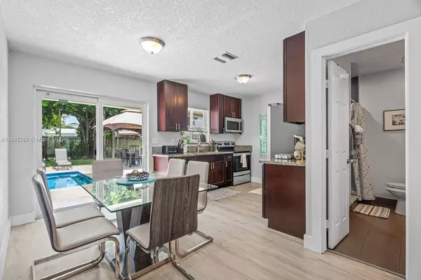 Deerfield Beach, FL 33441,1470 SW 3rd Ter #A