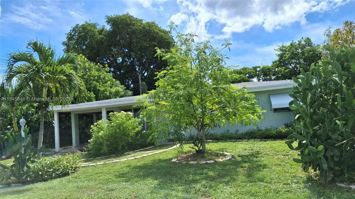 Pompano Beach, FL 33064,4010 NE 18th Ave #x