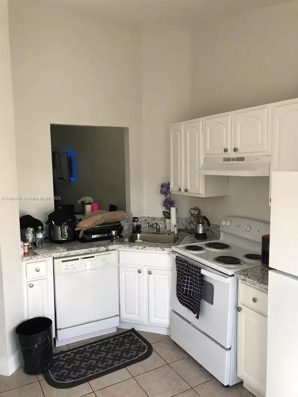 Homestead, FL 33033,27 NE 13th Ave #4