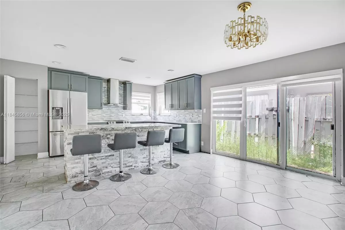 Coconut Creek, FL 33073,5498 NW 45th Way