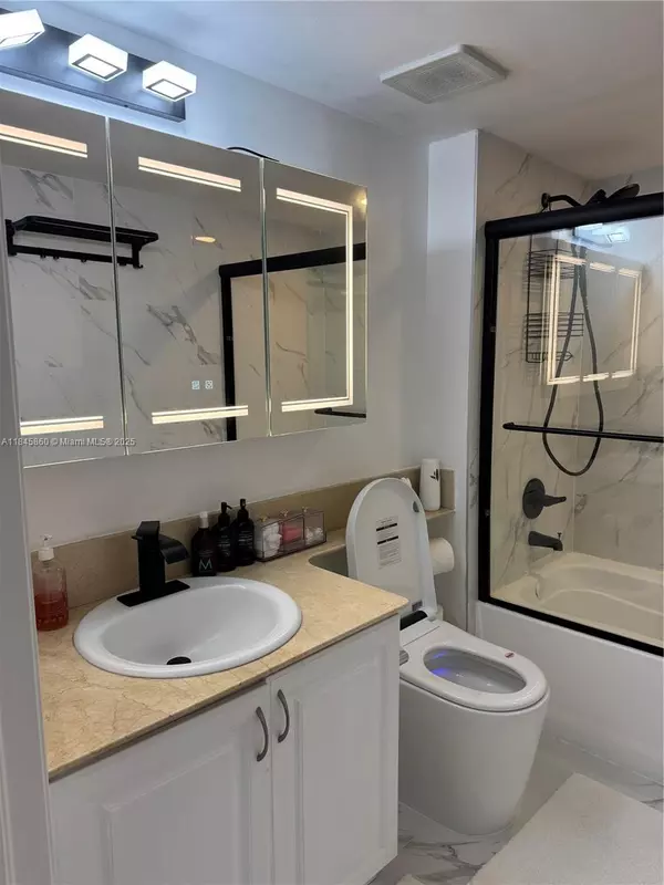 Miami, FL 33131,1155 Brickell Bay Dr #2306