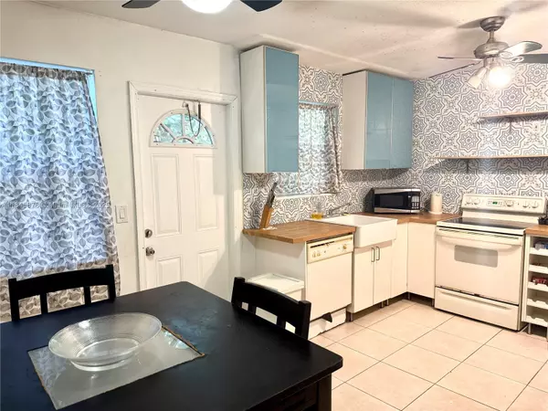 Hollywood, FL 33020,1104 N 17th Ct #105