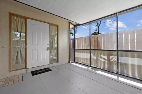Fort Myers, FL 33908,6322 Royal Woods Dr