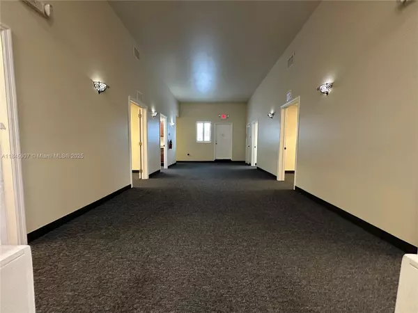 Hollywood, FL 33020,1936 Hollywood Blvd #A