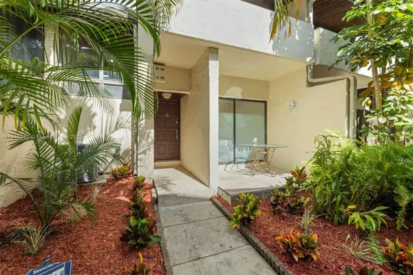 19460 NE 26th Ave #12B, Miami, FL 33180