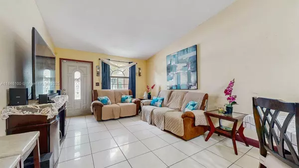 Hialeah, FL 33015,7692 NW 178th Ter