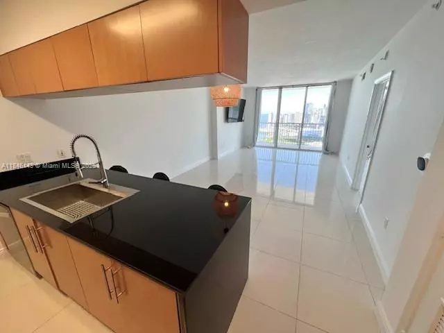 1750 N Bayshore Dr #5210, Miami, FL 33132