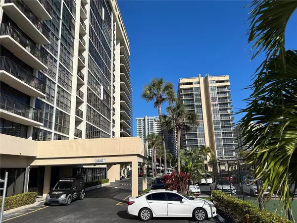 2017 S Ocean Dr #1405, Hallandale Beach, FL 33009