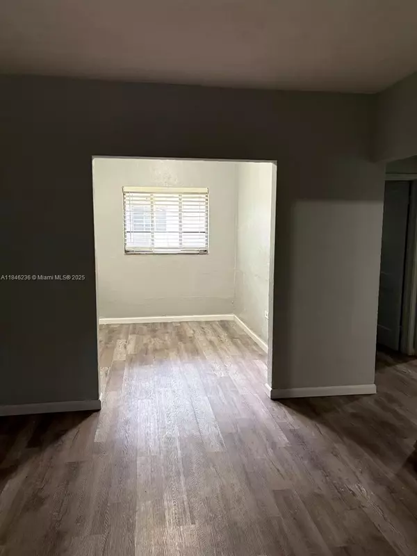Miami, FL 33130,970 SW 7th St #2
