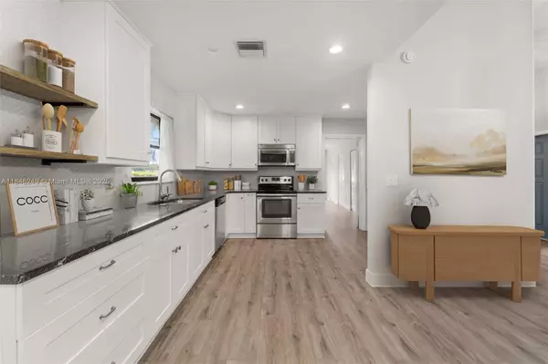 3115 NW 12th St, Delray Beach, FL 33445