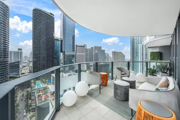 1000 Brickell Plz #2912, Miami, FL 33131