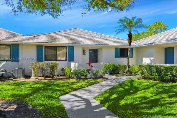 105 Club Dr #105, Palm Beach Gardens, FL 33418