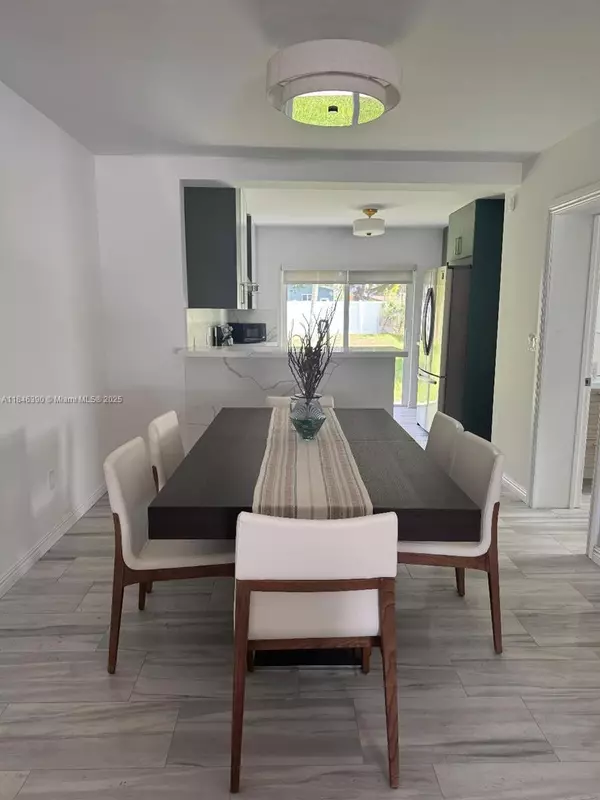 Hollywood, FL 33020,2710 Grant St