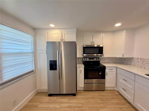 Coconut Creek, FL 33066,4301 Martinique Cir #E4